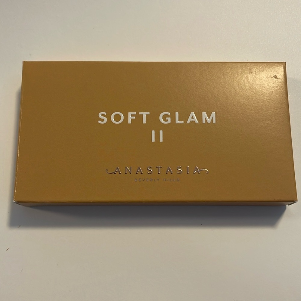 Soft Glam II palette. New In Box never used